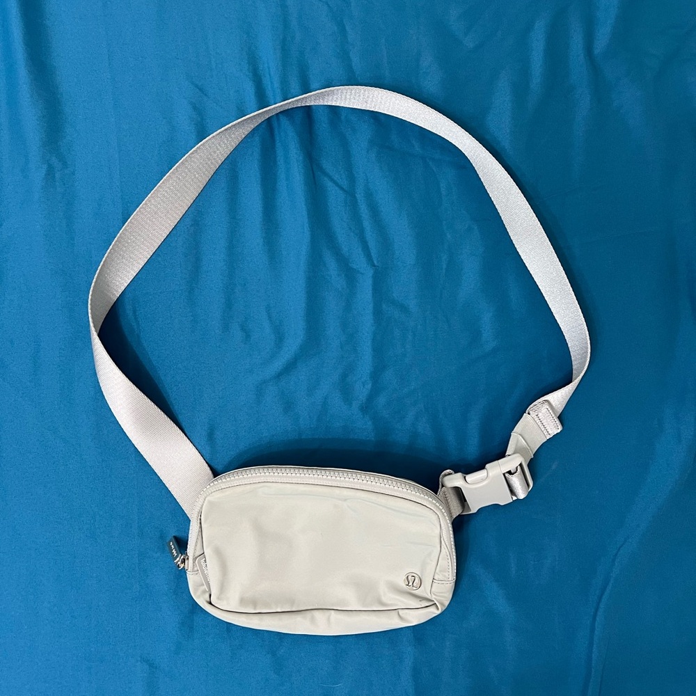 LULULEMON Everywhere Belt Bag